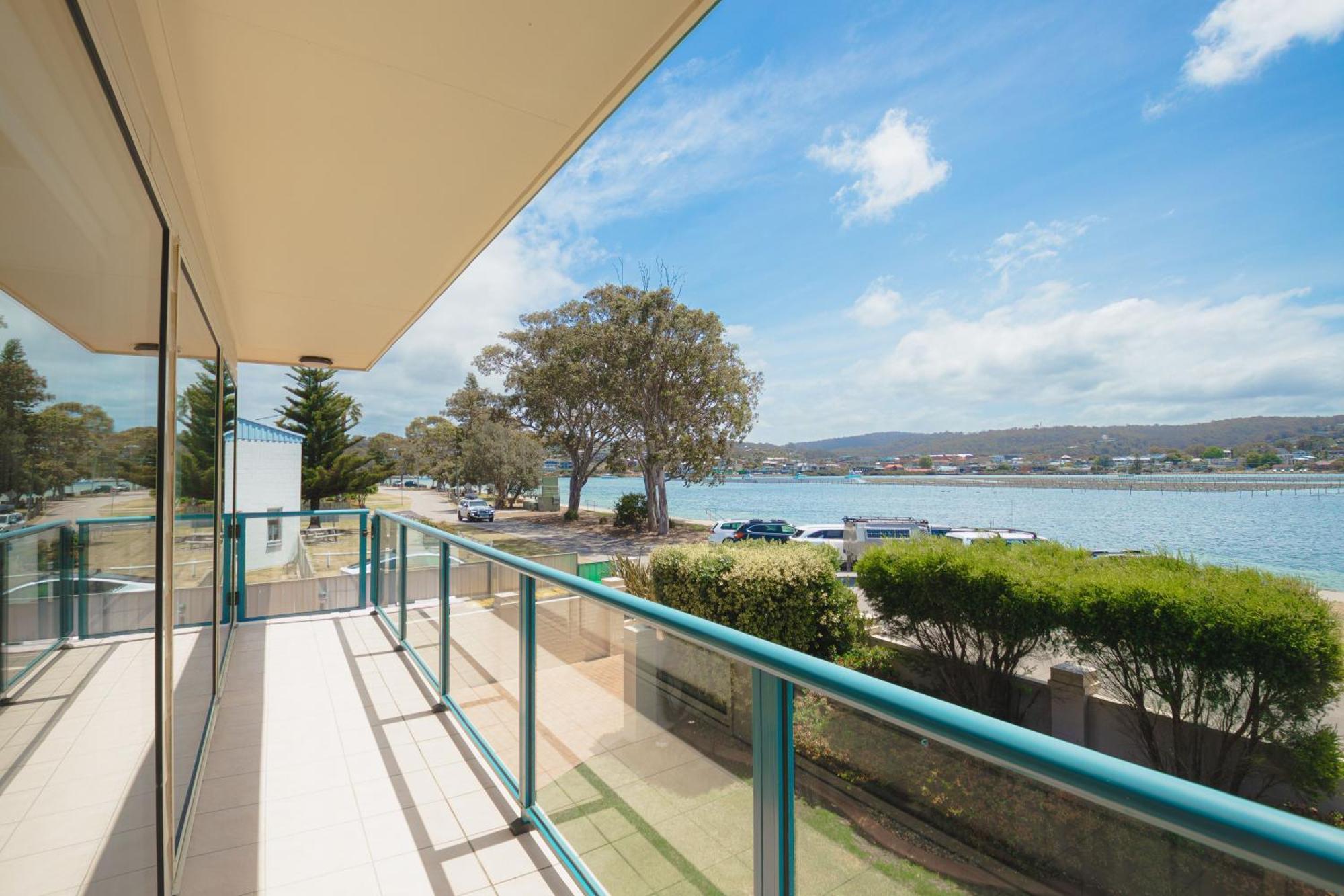 The Retreat Lakeside Merimbula Kültér fotó